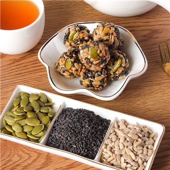 铁棍山药坚果丸子瓜子仁网红健康馋嘴零食办公室小吃整箱