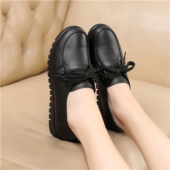 新款牛皮妈妈鞋品牌女单鞋软底 中老年妈妈皮鞋